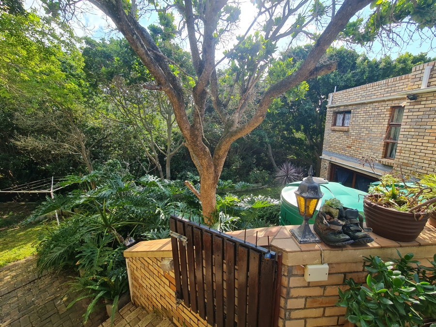 4 Bedroom Property for Sale in Ferreira Town Eastern Cape